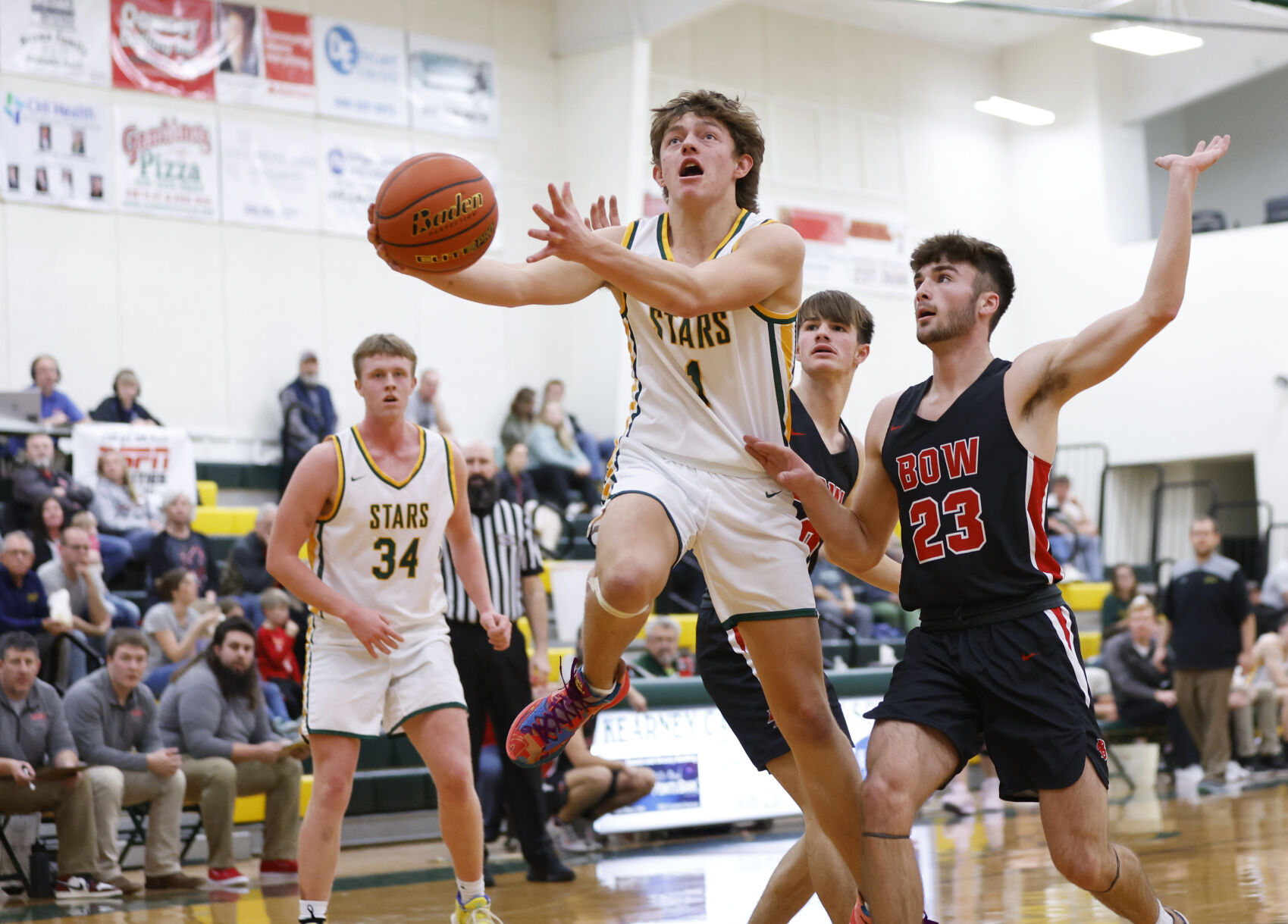1-12-23 Broken Bow @ KCHS BBB09 X- Murphy to the hoop.jpg